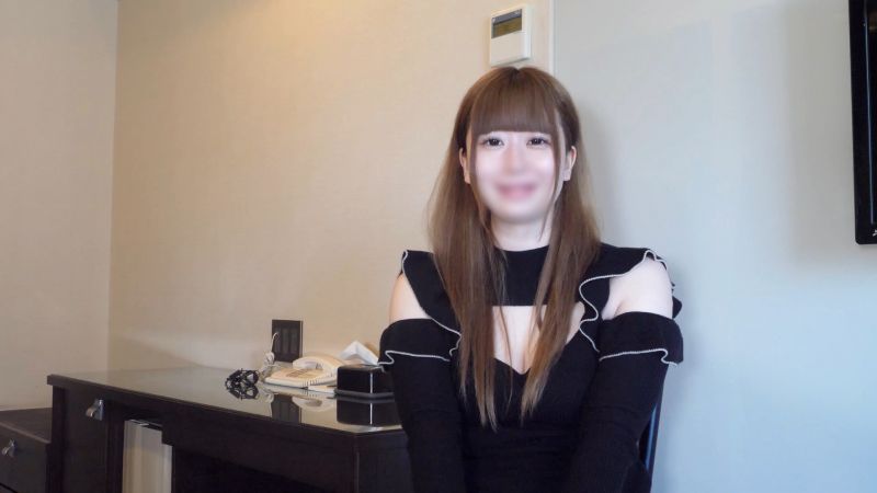 FC2-PPV-3067234 【无修正】【本编露脸】与丰满、无毛、白皙巨乳妹子穿着制服自拍中出（60分）。