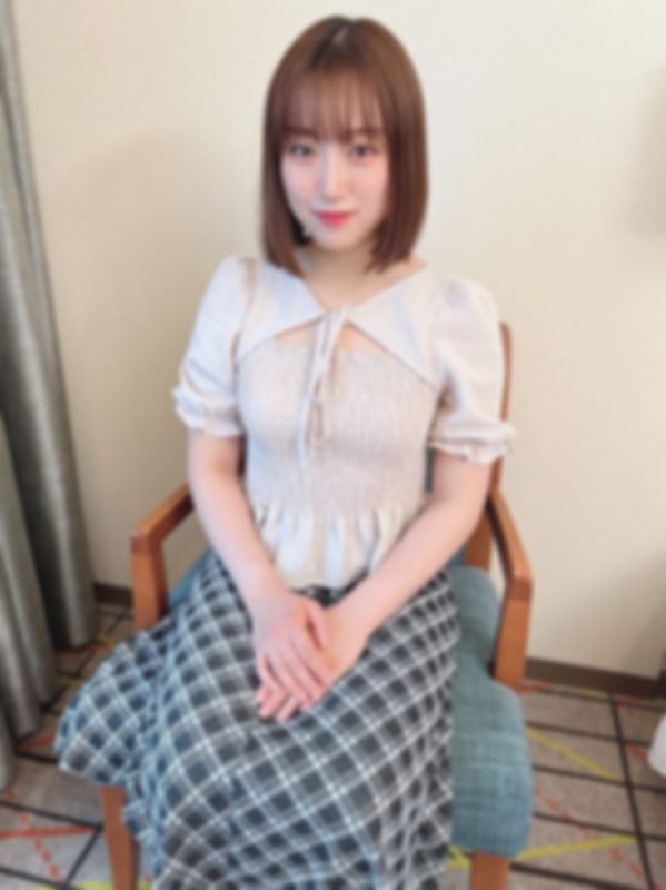 FC2-PPV-4312471 「我实际上是处女・・」男性经验0人的美女在此献上处女之身。