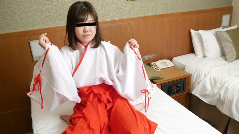 10musume_011022_01 現役巫女居然不是處女因此用中出處罰 倉科里衣