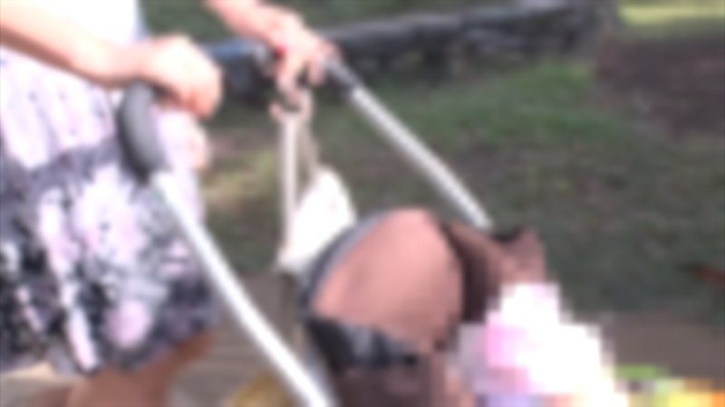 FC2-PPV-4899642 带着一个孩子的巨乳单亲妈妈来到拍摄现场，在婴儿车旁进行禁断且毫无道德底线的自拍中出