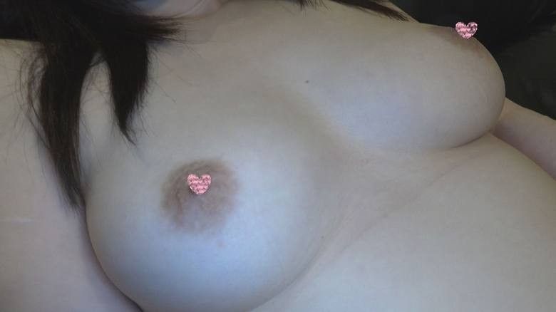 FC2-PPV-4902562 [私人拍攝] ☆初次素人☆F罩杯巨乳性感身材☆熱愛性愛的電動麥克風♥激烈瘋狂的口交♥射入她充滿受虐欲望的性感陰道♥※附贈額外內容