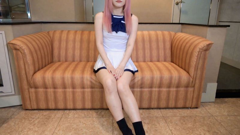 FC2-PPV-4906059 【無碼】果然還是可愛的亮眼髮色女性！水手服Cosplay太適合她了⤴每次都一樣，她以強烈的性慾流著口水幫口並吞精，接著立刻用激烈的手淫導致大量顏射，最後在小穴中出！ ※附贈高畫質特典