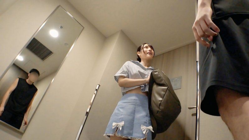 FC2-PPV-4703955 【SS级按摩妹】超人气按摩妹M酱连续射精两次，拔掉保险套，做好被封杀的觉悟进行中出。