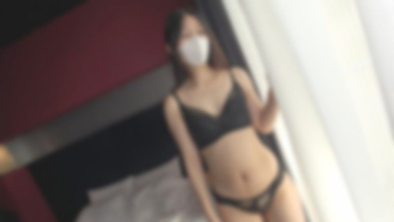 FC2-PPV-4807532 【無碼・完全素人插入】29歲的漂亮單身媽媽！2年沒SEX，大叔雞巴硬梆梆！用極粗的無套雞巴，慢慢地打開她！